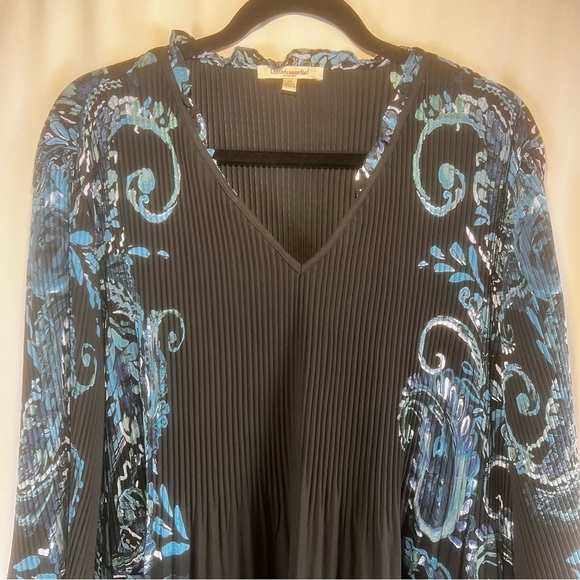 Quintessential Woman Modest blouse Size: 1X 
Women's Black and Blue Paisley Top - Picture 3 of 15